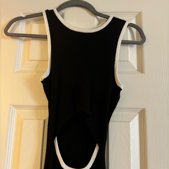 Black and white maxi dress with cut outs size small - Picture 4 of 4